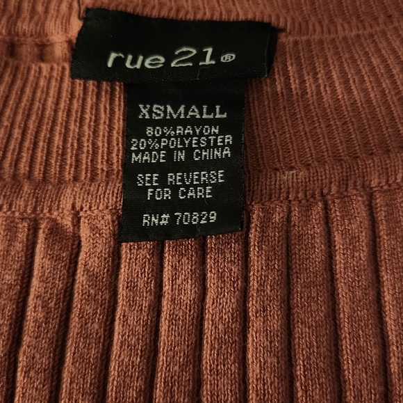 XS rue 21 ribbed long sleeve shirt - Picture 2 of 2